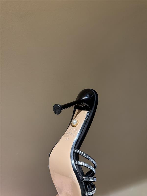 20251128101324921 300